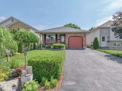 Detached in Tillsonburg