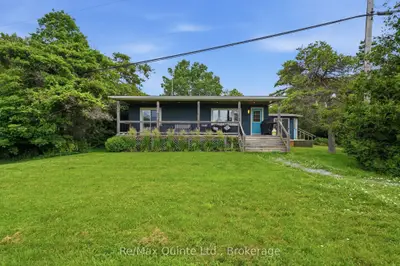 6 Grays Lane, Prince Edward County, On K0k 1p0