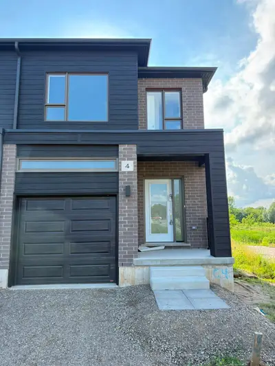 Att/Row/Townhouse in Cambridge