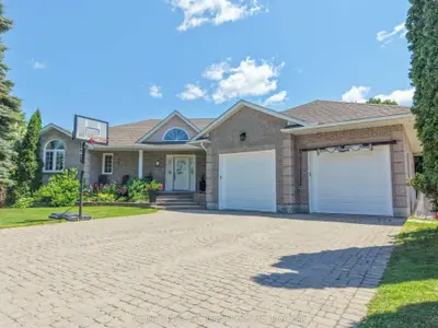 Detached in North Bay