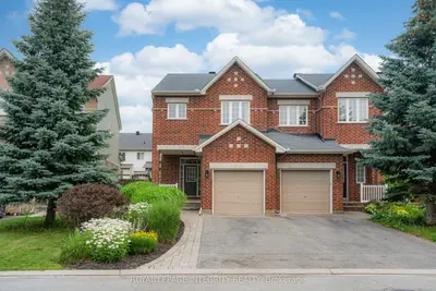 Att/Row/Townhouse in Blossom Park - Airport and Area