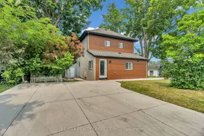 Detached in Woodstock