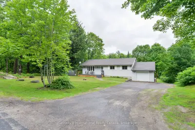1048 Old Falkenburg Road, Bracebridge, On P1l 1x4