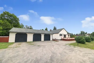 2 Edgewood Avenue, Douro-dummer, On K9l 1v5