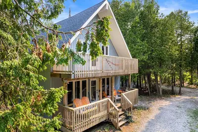 10 Dunks Bay Road, Northern Bruce Peninsula, On N0h 2r0