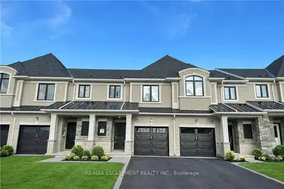 Att/Row/Townhouse in Hamilton