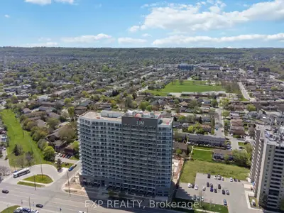 Condo Apartment in Hamilton