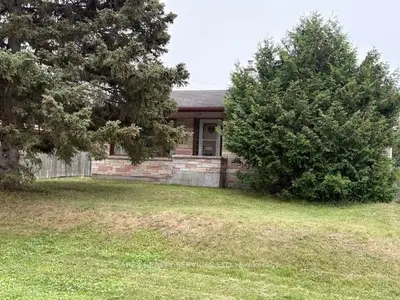Detached in Thunder Bay