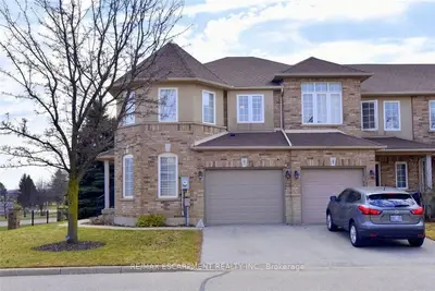 39 Panabaker Drive 7, Hamilton, On L9g 0a2