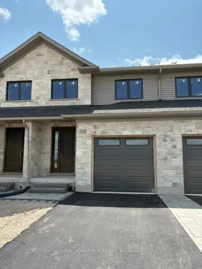 22 Reid Hill Drive, Mapleton, On N0g 1p0