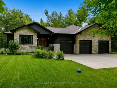 Detached in Gravenhurst
