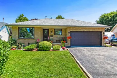 Detached in Woodstock