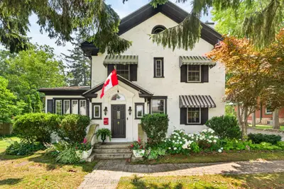 223 King Street W, Gananoque, On K7g 2g7