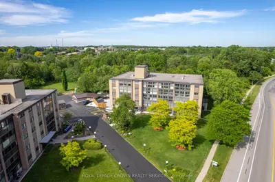 400 Champlain Boulevard 406, Cambridge, On N1r 7j6