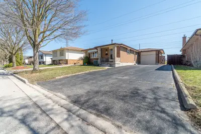 60 Lysanda Avenue, London South, On N5z 4l3