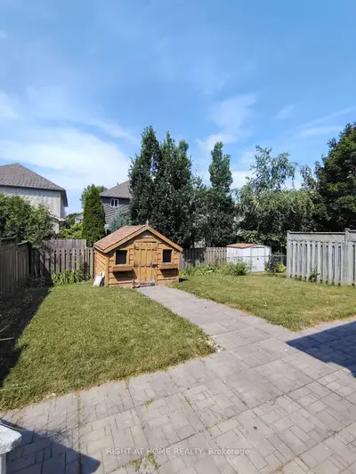 78 Olympic Crescent, London North, On N6g 3p6