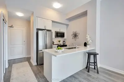 Condo Apartment in Hamilton