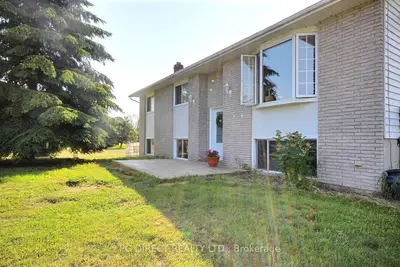 1065 County Rd 19, Prince Edward County, On K0k 1t0