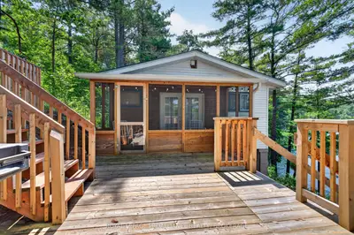 Detached in Frontenac