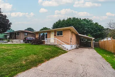7 Chapman Court, Cambridge, On N3c 2x1