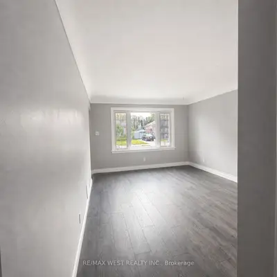 53 Shadyside Avenue Main & 2nd, Hamilton, On L8v 3e2