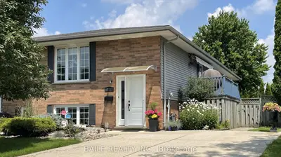 Semi-Detached in Warwick