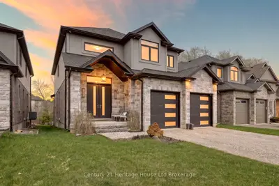 Detached in Woodstock