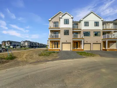 Att/Row/Townhouse in Barrhaven