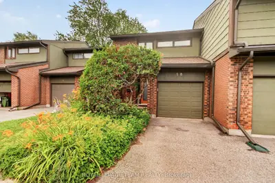 18 Chisholm Court 9, Kanata, On K2k 1e2