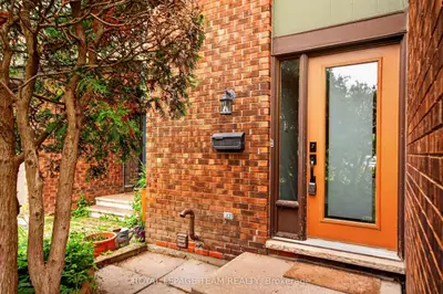 18 Chisholm Court 9, Kanata, On K2k 1e2