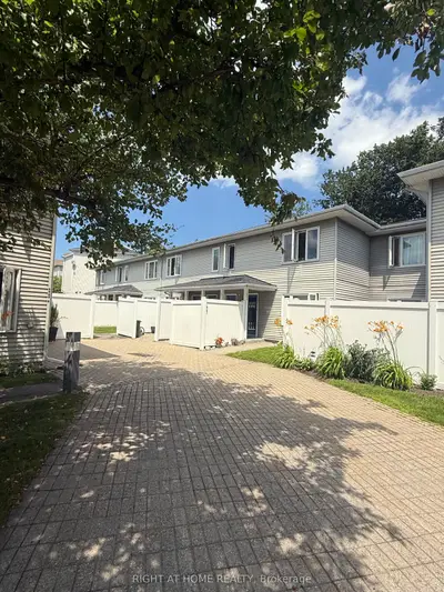 1035 Cummings Avenue E, Cyrville - Carson Grove - Pineview, On K1j 9k5
