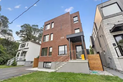 250 Ferland Street 5, Vanier And Kingsview Park, On K1l 7t6