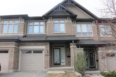 Att/Row/Townhouse in Kanata