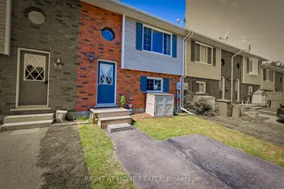 Att/Row/Townhouse in Petawawa