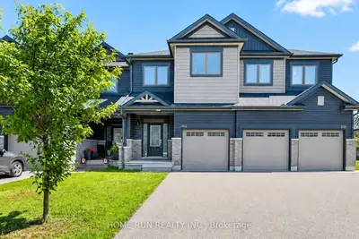 Att/Row/Townhouse in Blossom Park - Airport and Area