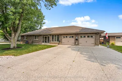 Detached in Port Colborne