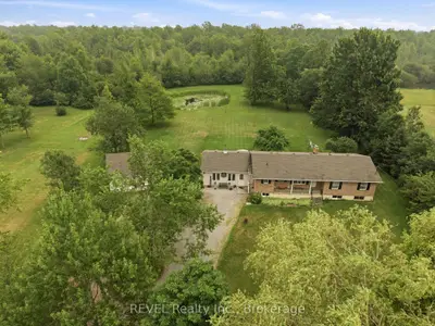 Detached in Port Colborne