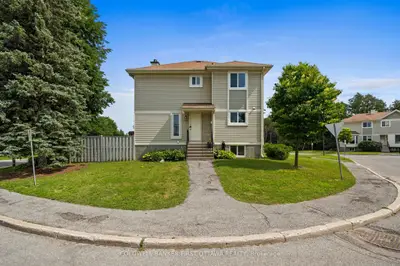 108 Mcdermot Court 6, Kanata, On K2l 3v2