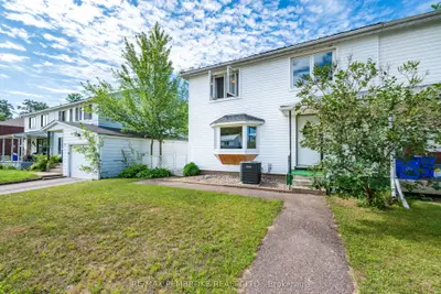 Semi-Detached in Deep River