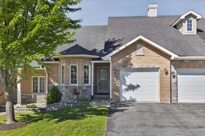 60 Village Crescent 49, Peterborough, On K9j 0a9