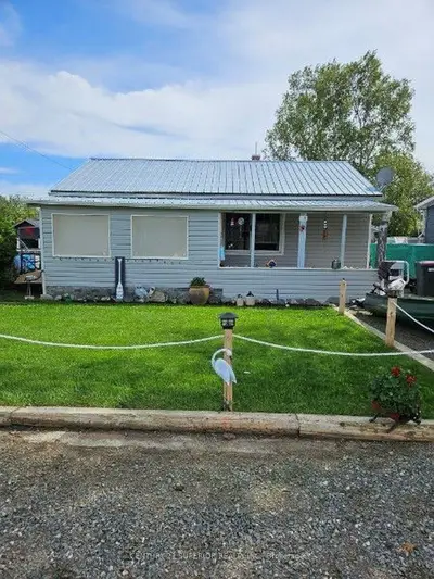 15 W Heron Drive, Manitouwadge, On P0t 2c0