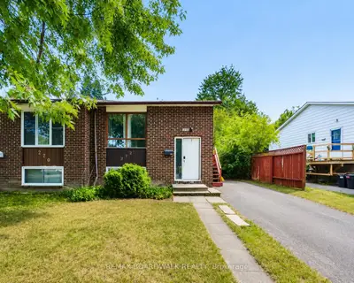 Semi-Detached in Kanata