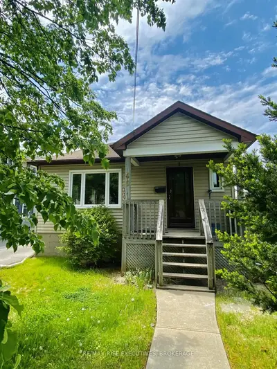 Triplex in Kingston