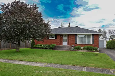 Detached in South Dundas