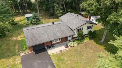 950 Muskoka #3 Road N, Huntsville, On P1h 1e2