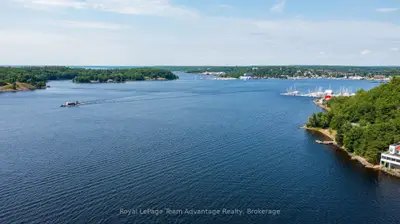 12 Perraults Bay Road, Seguin, On P2a 2x3