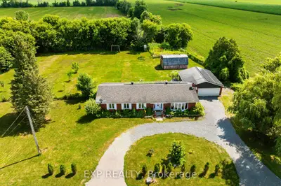 Detached in Russell
