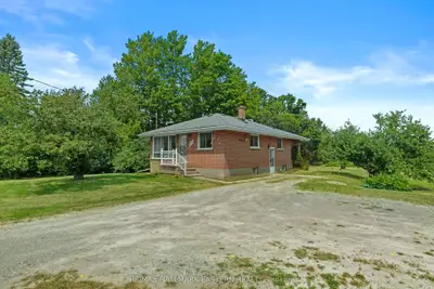 921 Robinson Road, Selwyn, On K0l 1t0