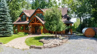 1040 7th Heaven Lane, Bracebridge, On P1l 1x2