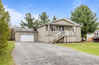 Detached in Casselman